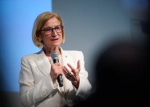 Landeshauptfrau Johanna Mikl-Leitner bei der Verleihung des 16. NÖ Journalismuspreises.