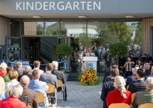 Landeshauptfrau Johanna Mikl-Leitner bei der Eröffnung von Kindergarten und Tagesbetreuungseinrichtung in Leobersdorf.