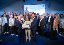 Landeshauptfrau Johanna Mikl-Leitner mit den Festgästen anlässlich 25 Jahre CCK.