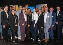 Landeshauptfrau Johanna Mikl-Leitner (3.v.li.) mit der Projektgruppe „FragEgon“.