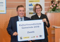 LH Mikl-Leitner zeichnete die „Kulturfreundlichsten Gemeinden 2019“ aus LH Mikl-Leitner zeichnete die „Kulturfreundlichsten Gemeinden 2019“ aus