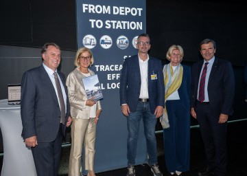 (v.l.n.r.) WKNÖ-Präsident Wolfgang Ecker, Landeshauptfrau Johanna Mikl-Leitner, Christian Stranzinger, Geschäftsführer der Security & Electronic Technologies GmbH,  Alexandra Höfer, Direktor-Stv. WKNÖ, und Reinhard Karl, Raiffeisenvorstand NÖ-Wien.