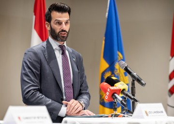 Udo Landbauer informiert über den Sicherheitsumbau der Anschlussstelle Wöllersdorf