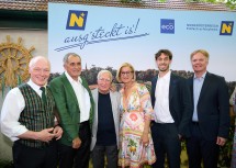 (v.l.n.r.) Helmut Miernicki, ecoplus Geschäftsführer, Österreichs erfolgreichster Rallyefahrer Franz Wittmann, Trainerlegende Gunnar Prokop, Landeshauptfrau Johanna Mikl-Leitner, Golfer Sebastian Wittmann und Michael Duscher, Geschäftsführer Niederösterreich Werbung.