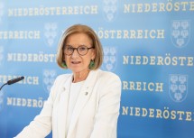 „Betrieben das Arbeiten leichter machen, Qualität steigern und mehr Gäste für Niederösterreich begeistern“, sagte Landeshauptfrau Johanna Mikl-Leitner bei der Präsentation.