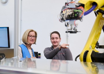 LH Mikl-Leitner im Austausch mit Waldviertler Unternehmen unter dem Motto „Wirtschaft stärken. Zukunft sichern“