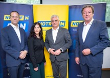 Informierten zu den Ergebnissen der Evaluierung des Pilotprojekts „Acute Community Nurse“ (ACN): Notruf Niederösterreich-Geschäftsführer Christian Fohringer, Senior Researcher PROSPECT Assma Hajji, Landesrat und NÖGUS-Vorsitzender Martin Antauer und Notruf Niederösterreich-Geschäftsführer Josef Schmoll (v.l.n.r.)