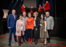 (v.l.n.r.): Bürgermeister Matthias Stadler, Stadträtin Renate Gamsjäger, Landesgeschäftsführer NÖ Senioren Johann Sommer, Ingrid Korosec, Präsidentin Österreichischer Seniorenbund, Senioren-Landesrätin Christiane Teschl-Hofmeister, Veranstalterin Bazajeta Beganovic von der Mediacross GmbH und Herbert Nowohradsky, Landesobmann NÖ Senioren.