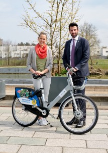Susanna Hauptmann (GF Radland NÖ) und LH-Stellvertreter Udo Landbauer.