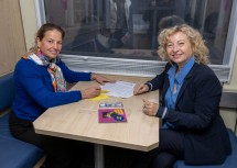 (v.l.) Sanitätsdirektorin Dr. Regina Klenk und Landesrätin Eva Prischl.